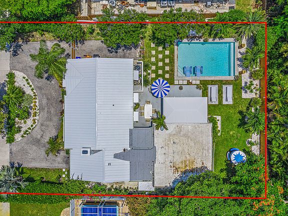 4th image of 246 Summa St