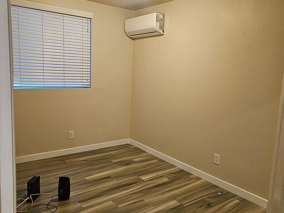 4th image of 4036 1/2 Dalton Ave