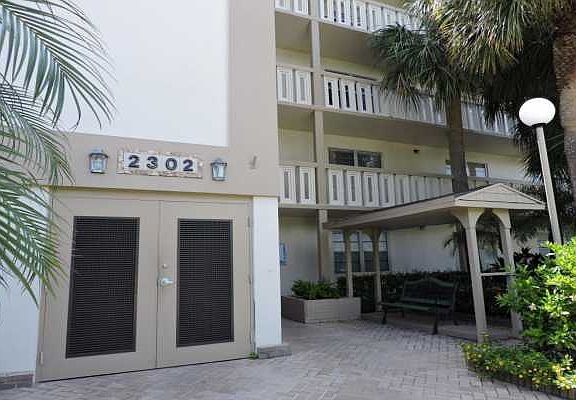 Home For Sale In Wynmoor