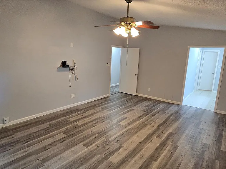 6311 Dawnridge Dr — Photo 14