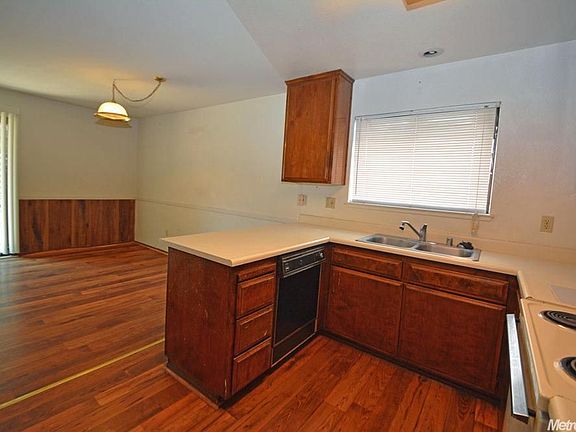 3rd image of 8676 Crystal River Way