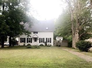 8 Kings Hwy, West Wareham, MA 02576