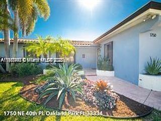 2nd image of 1750 NE 40th Pl