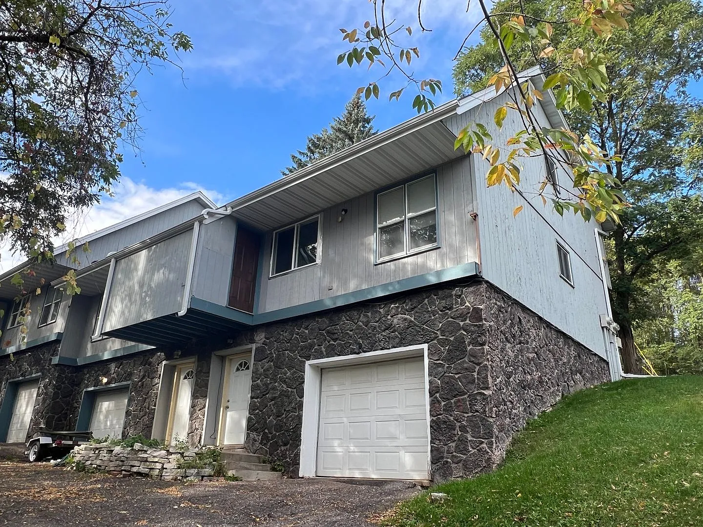 1229 Augusta Ave — Photo 3