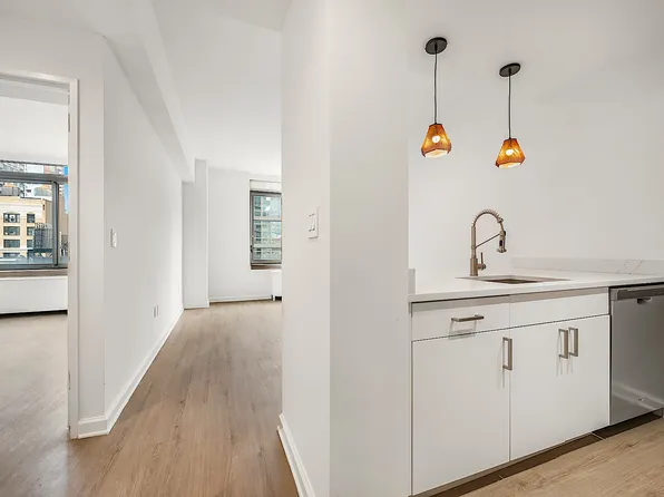 35 West 33rd Street image 1 of 20