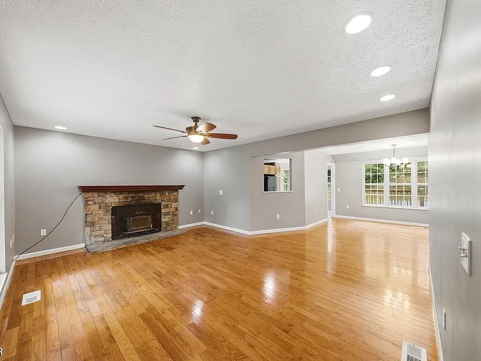 1134 Deer Trail Way