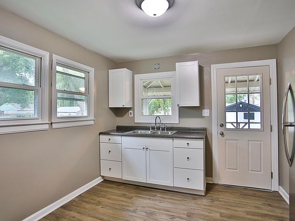 3rd image of 3674 Lentz Ave