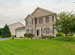 2750 Liberty Lakes Blvd, Wauconda, IL 60084