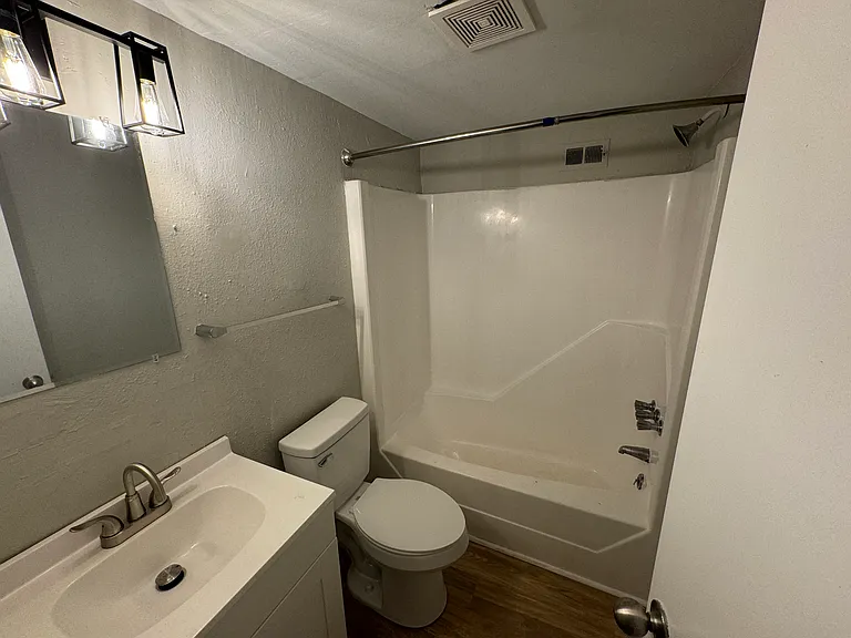 1901 Morehead Ave #3 — Photo 4