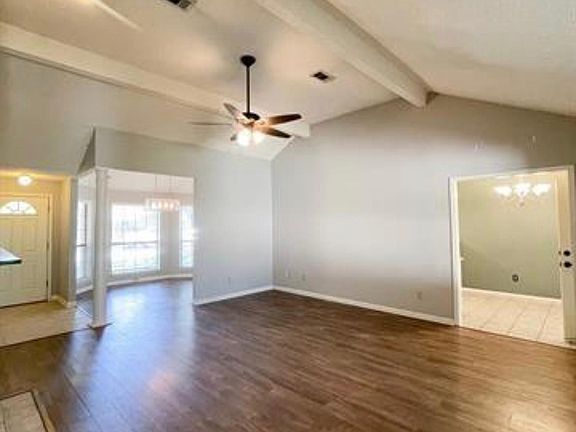 3rd image of 1519 Mayflower Dr