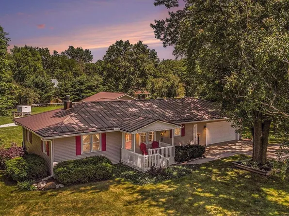54746 County Rd, Middlebury, IN 46540