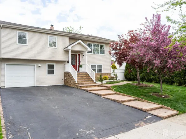 14 Hopatcong Dr, Lawrence Township, NJ 08648