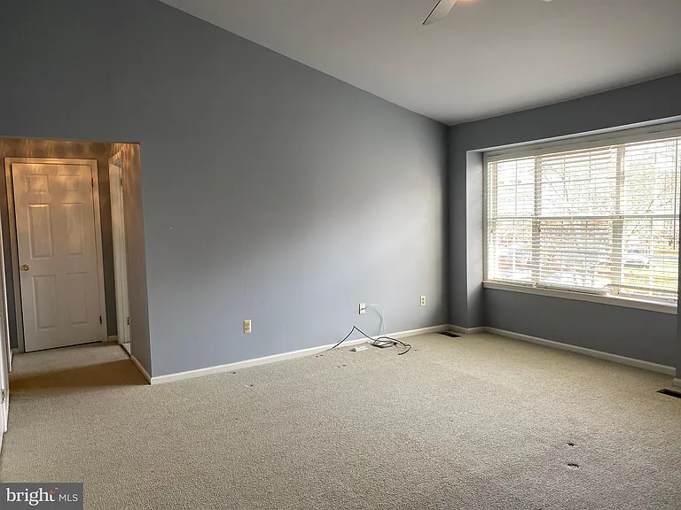 4 Kensington Ct — Photo 25