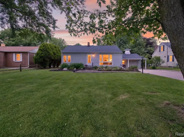 3027 Lanning Dr, Flint, MI 48506