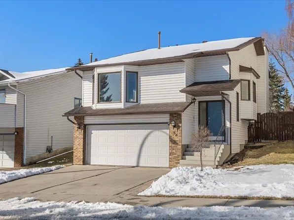 56 S Hawkcliff Way NW, Calgary, AB T3G 2R7