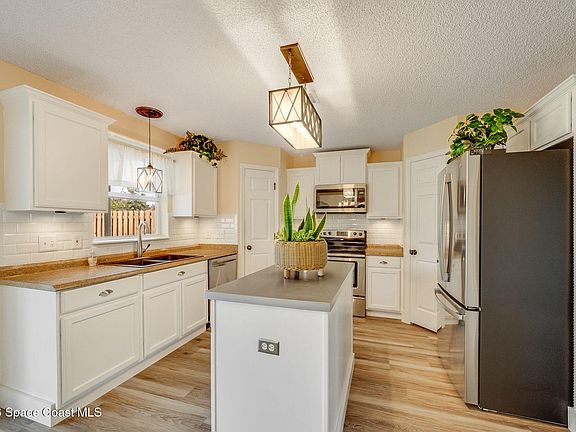 4th image of 2250 Spring Creek Cir NE