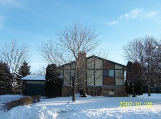 18915 Valley View Rd, Eden Prairie, MN 55346