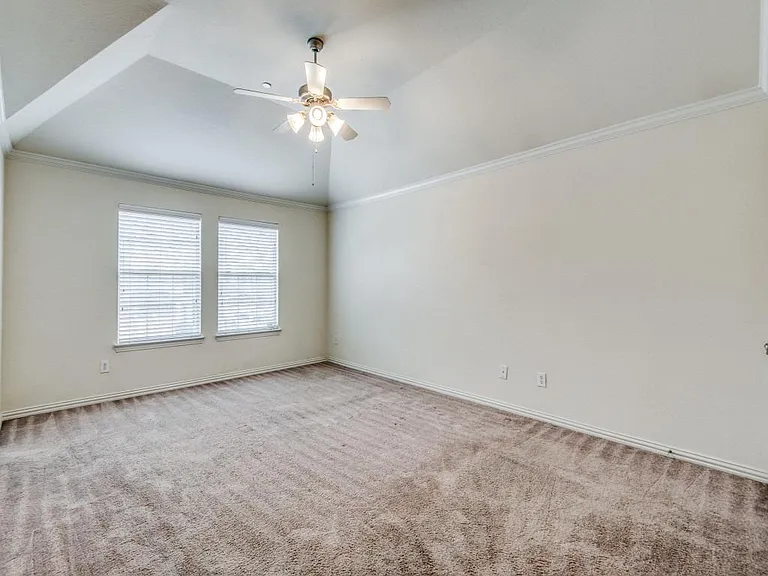 8735 Manhattan Ave — Photo 7