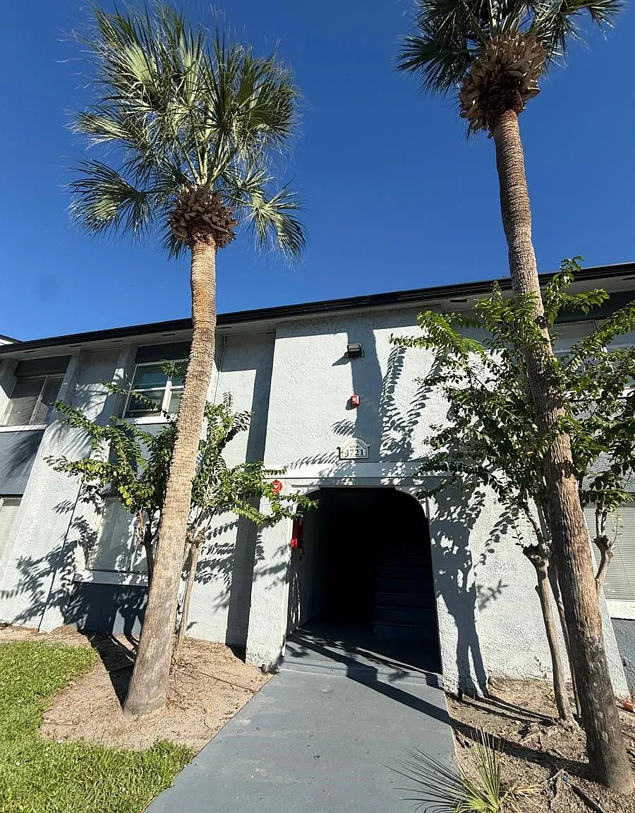 2 bed, 976 sqft, $1,400 — Photo 1