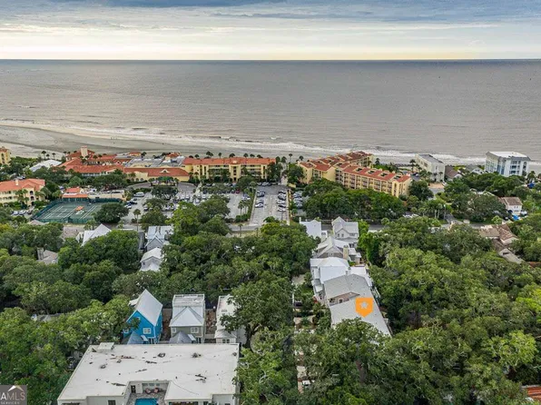 317 Neptune Rd, Saint Simons Island, GA 31522