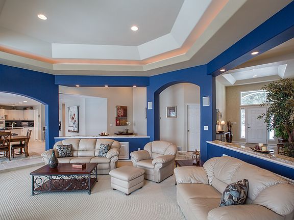 3rd image of 320 Sunnyside Dr