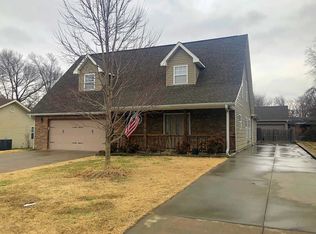 105 N McCoy Ave, Joplin, MO 64801