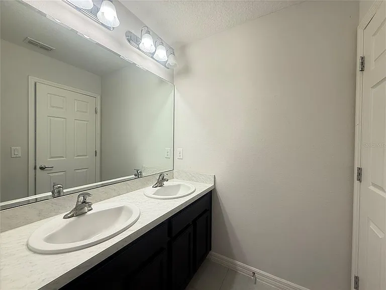 423 Kestrel Dr — Photo 18