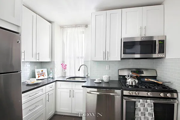 Rented by Town Residential | media 49