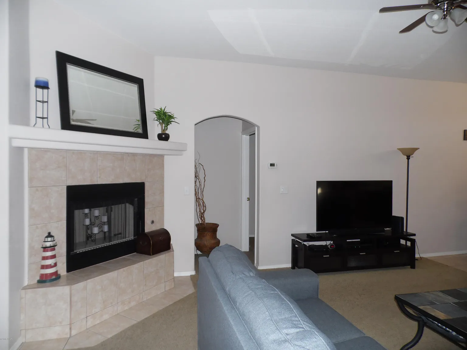 3 bed, 2.0 bath, 1317 sqft, $2,300 — Photo 3