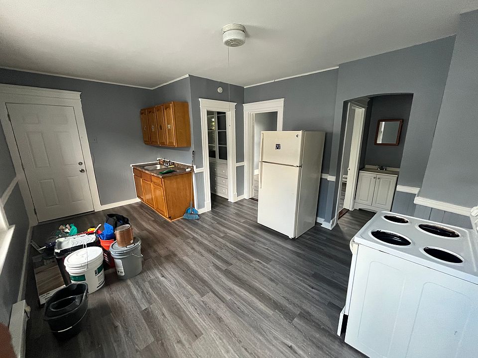 1st image of 27 Irion St #3