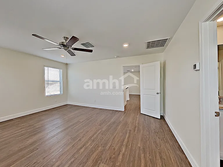 12502 N 60th Ave — Photo 9