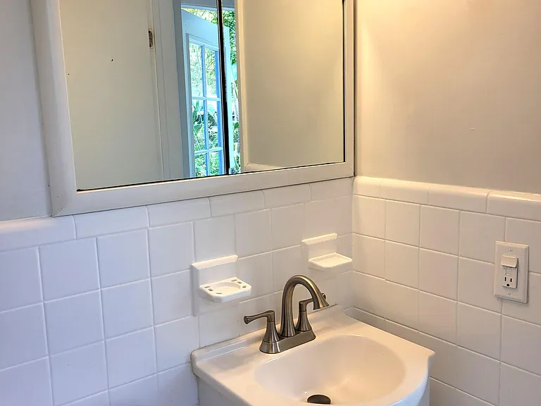 129 NW 25th St #129 — Photo 16