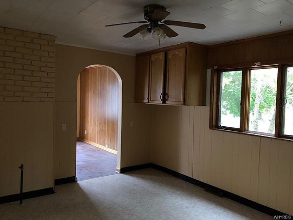 4th image of 69 Avery Pl