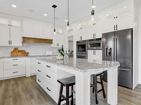 5th image of 10617 N 154a Avenue Rural Grande Pr #1