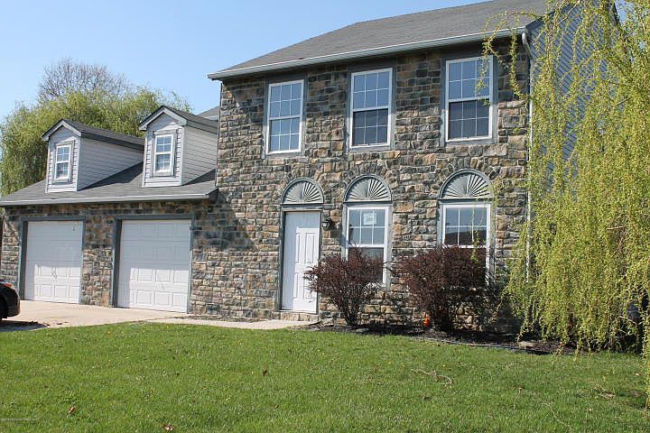 1st image of 2 Knotty Oak Dr