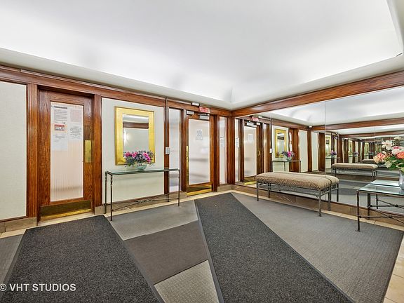 3rd image of 4880 N Marine Dr APT 511