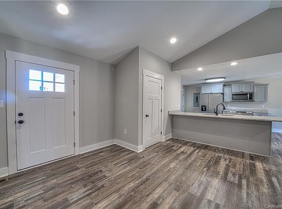 2nd image of 303 Sunny Hl #15