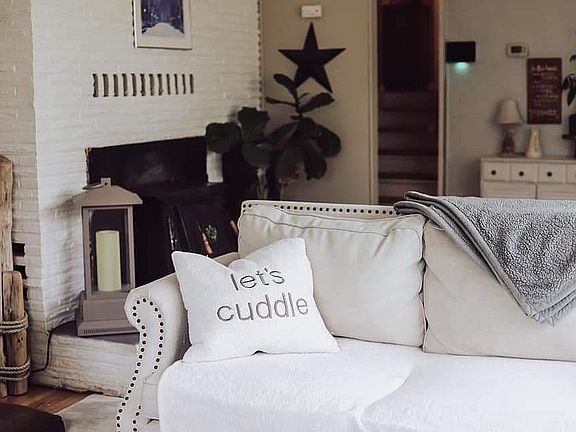 Upstairs liv.room 