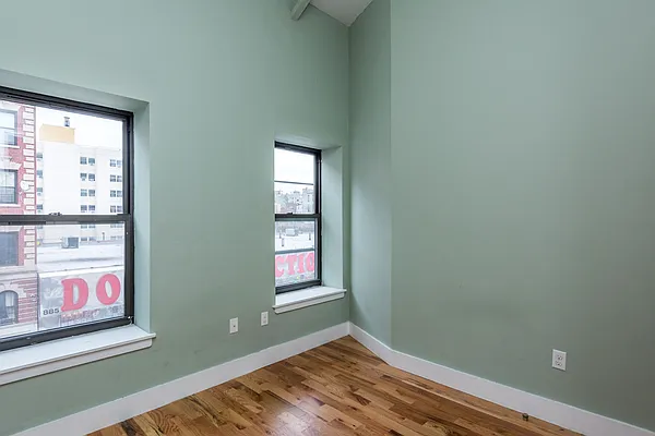 Rented by Nooklyn NYC LLC | media 32