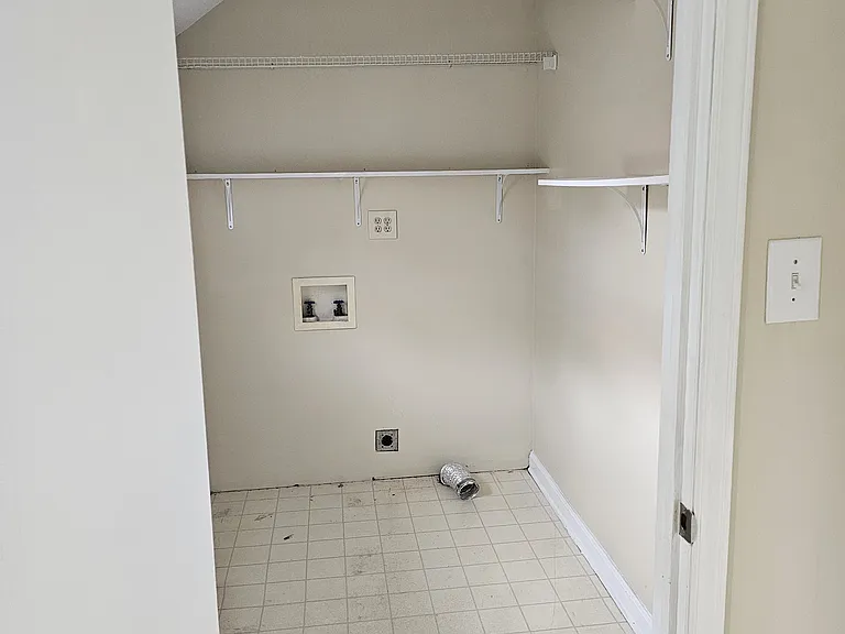 559 Bruton Dr NW — Photo 13