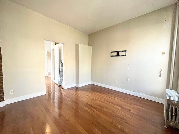 4th image of 233 E 77th St APT 19