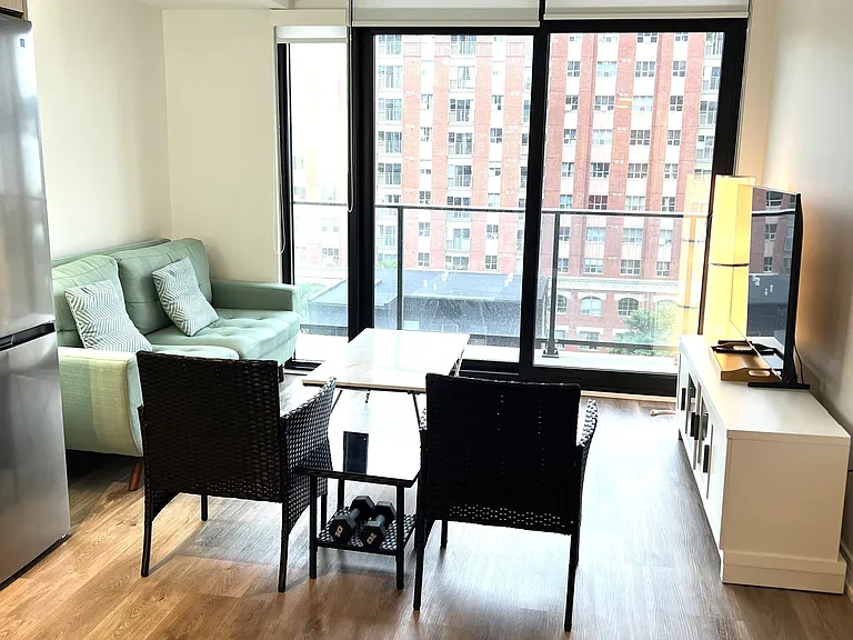 1 Jarvis St #806 — Photo 8