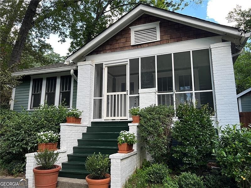 1st image of 284 Lakeview Ave NE