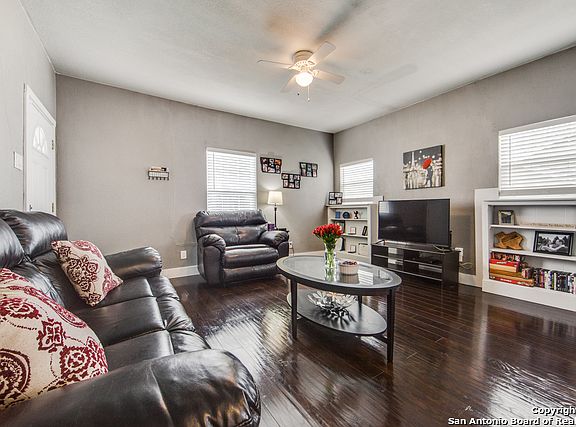5th image of 603 W Rosewood Ave