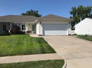 2136 E Dodge St, Fremont, NE 68025