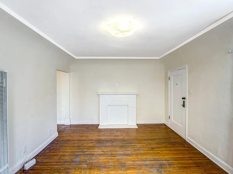 828 N Formosa Ave — Photo 6