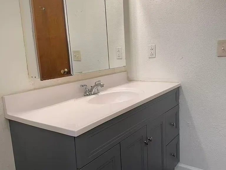 1814 Stratford Dr — Photo 15