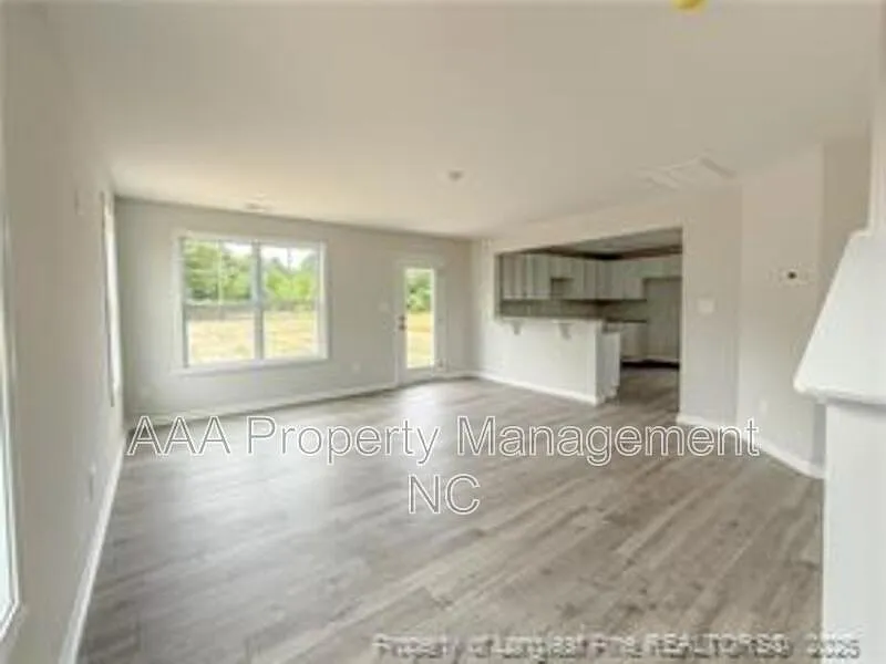 203 Guard Ln — Photo 2