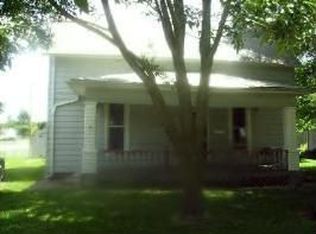 700 S 33rd St, Mattoon, IL 61938