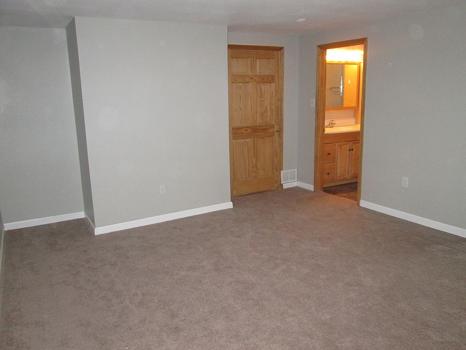 Basement Bedroom Photo 1